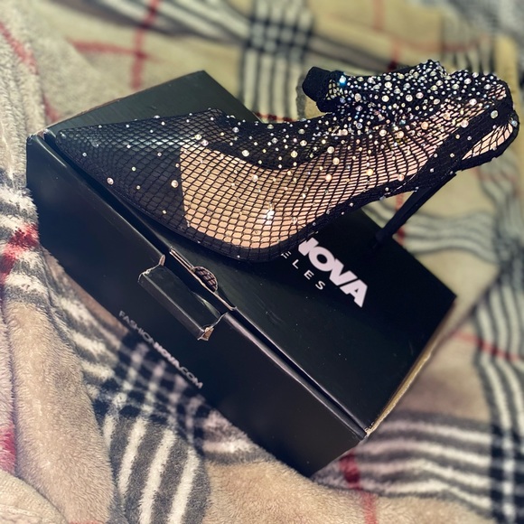 Heels - Picture 2 of 2
